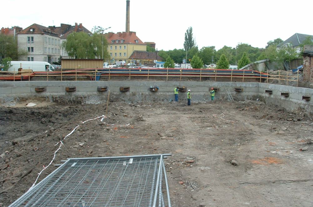 Fundamentowe ściany szczelinowe z tymczasową konstrukcją rozparcia – Budynek mieszkalno-biurowy - 5
