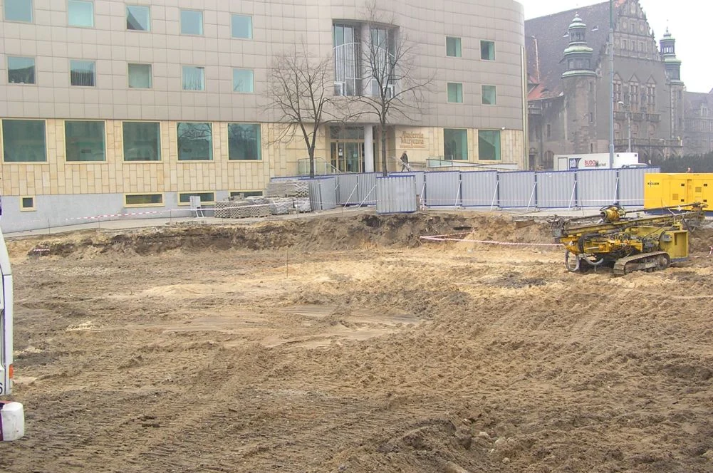 Obudowa wykopu – Sala Koncertowa Akademii Muzycznej im. Ignacego Paderewskiego, zdjęcie 4 z 11