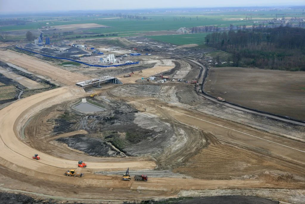 Wzmocnienie podłoża pod nasyp autostrady i nasypy węzła Kopytkowo, km 58+080, zdjęcie 2 z 3