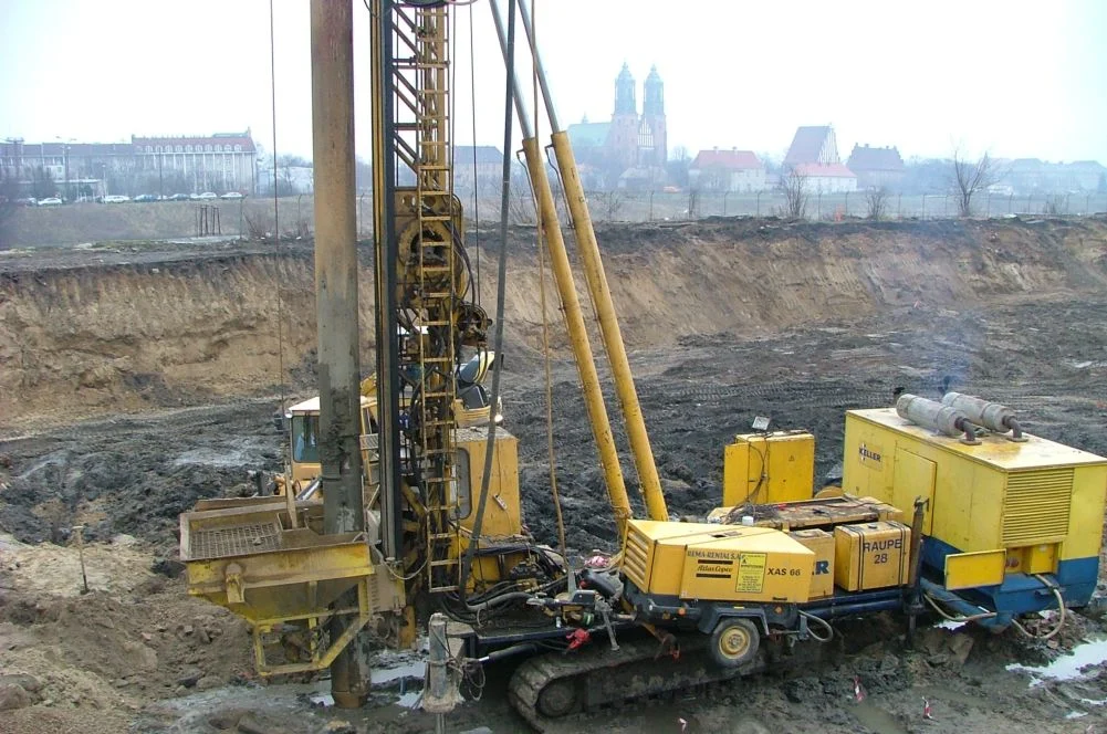 Żelbetowa płyta fundamentowa na podłożu wzmocnionym – zespół budynków mieszkalnych, zdjęcie 4 z 9